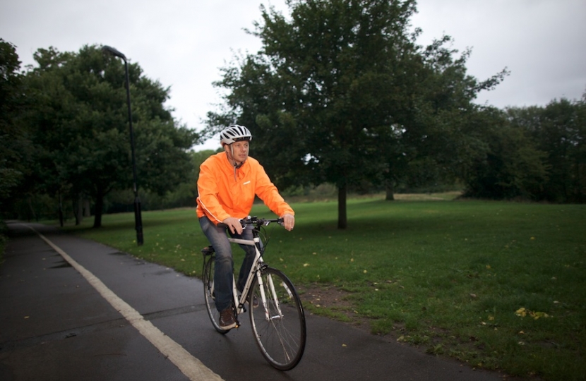 Dan Watkins Cycling on Wandsworth Common